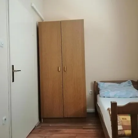 Zdenka Apartment *