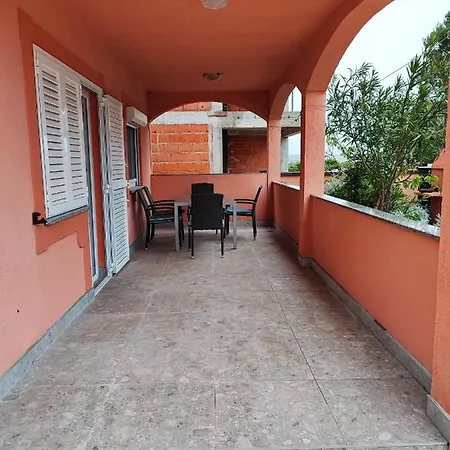 Apartman Zdenka Vir